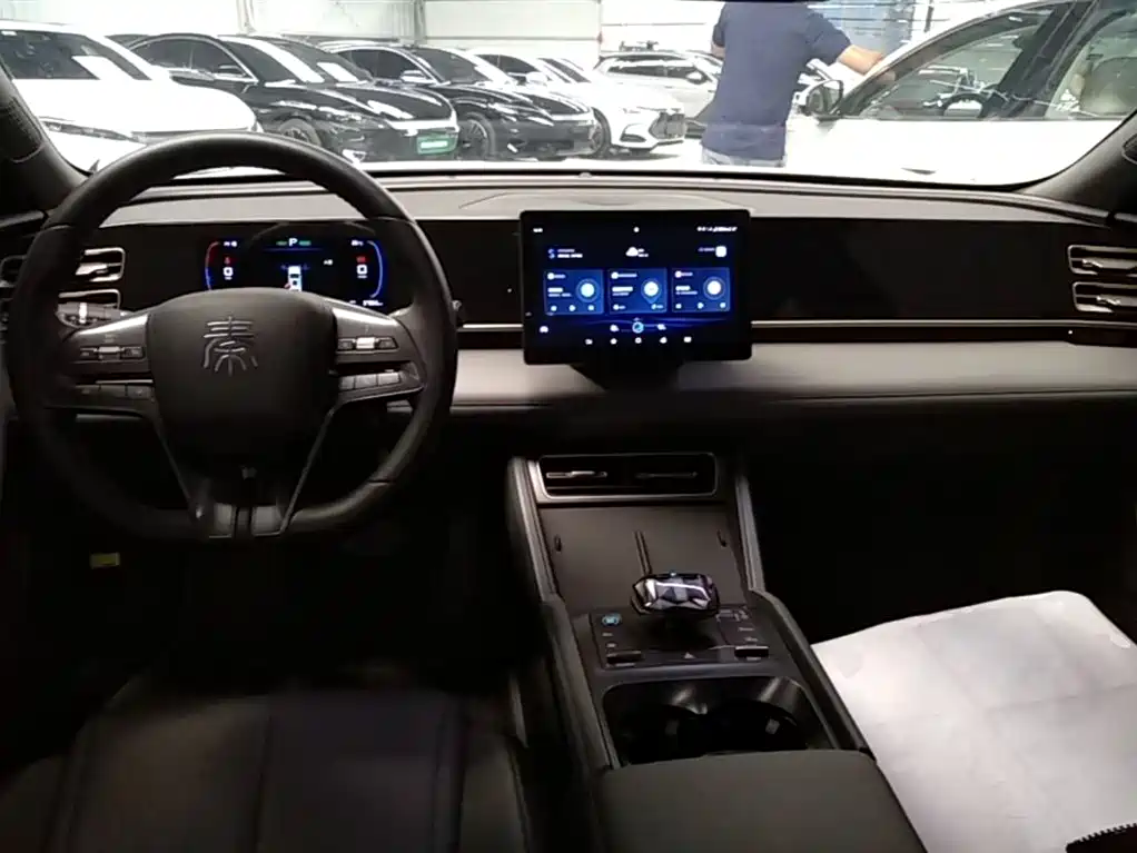BYD Qin L 2024 DM-i 80KM Leading Edition фото 10