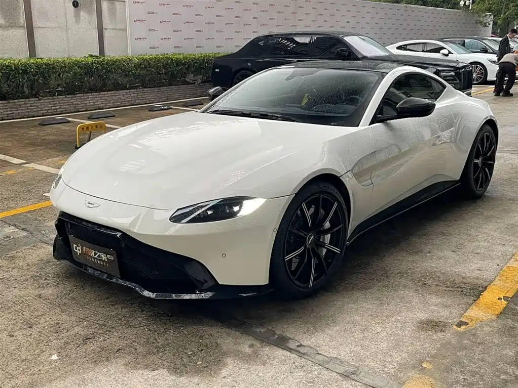 Aston Martin V8 Vantage 2020 4.0T V8 Coupe