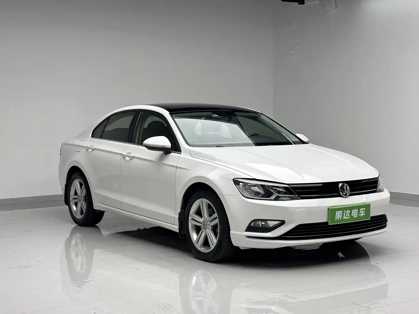 Volkswagen Lamando 2015 280TSI DSG Comfort фото 3