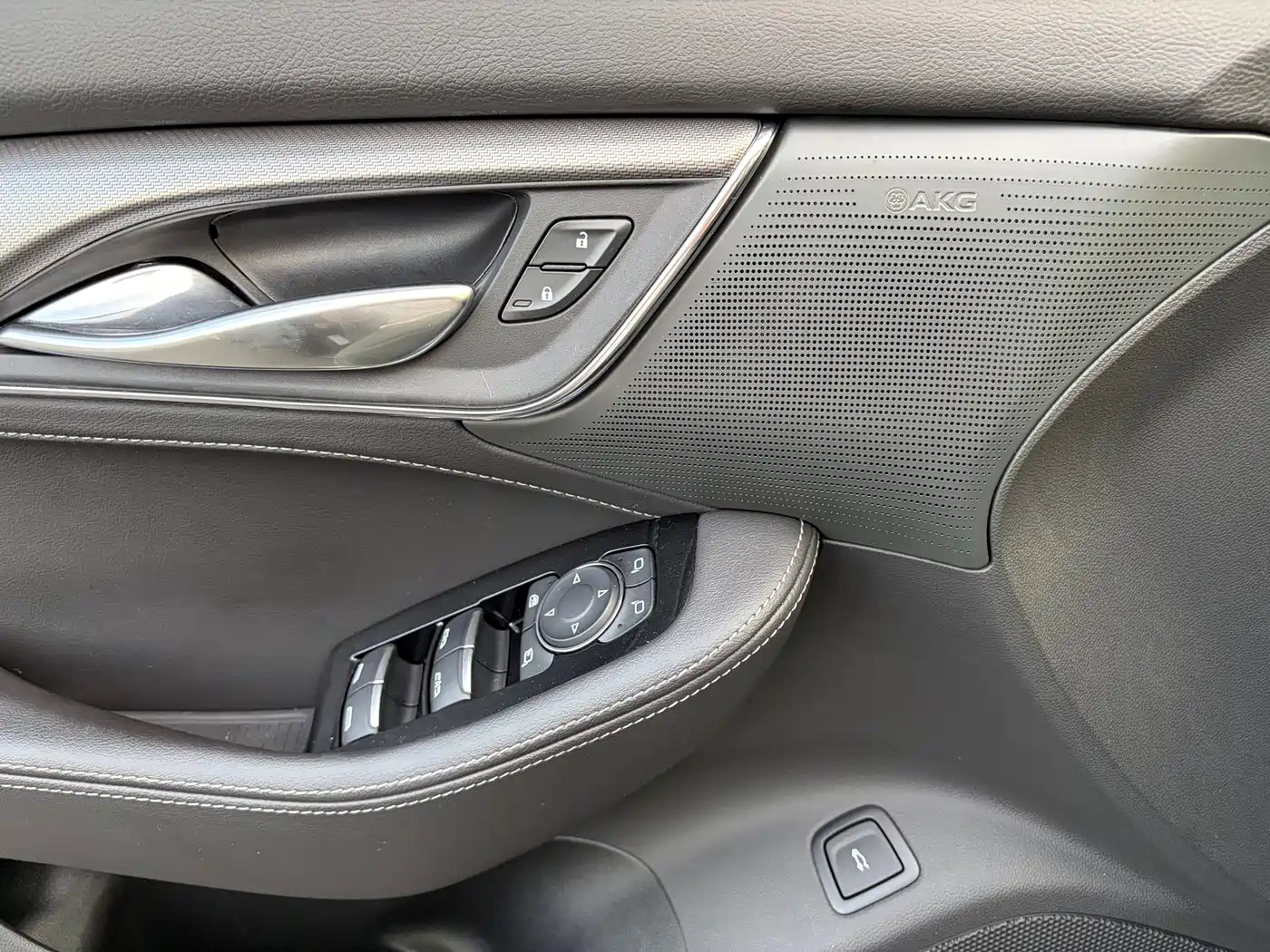 Cadillac CT5 2024 28T Luxury Model Pro фото 5
