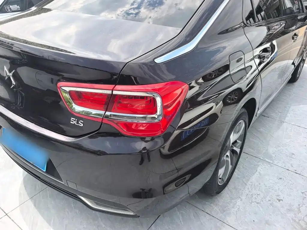 DS 5LS 2017 2016 1.6T Elegant Edition THP160