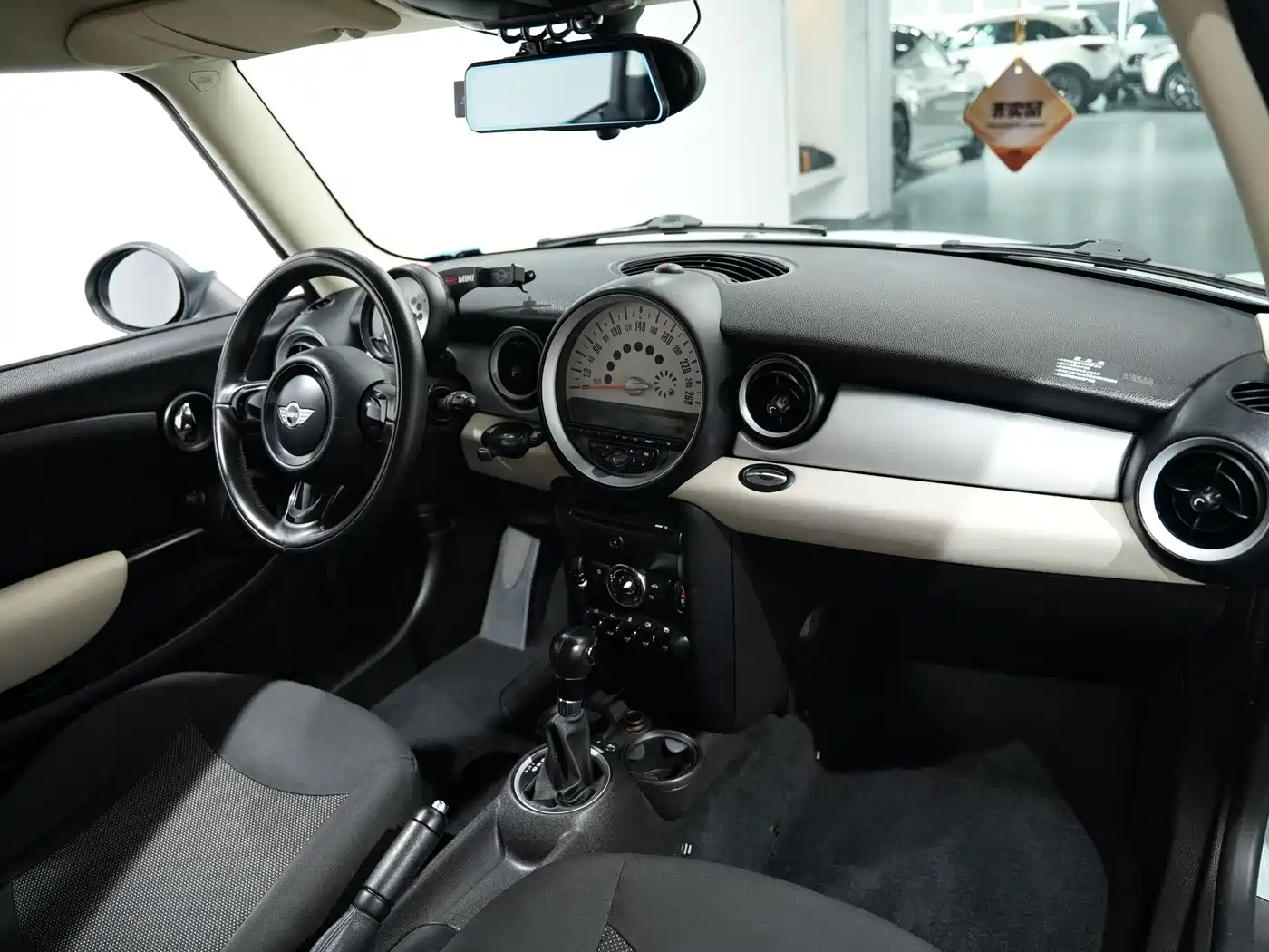 MINI CLUBMAN 2012 2011 1.6L ONE