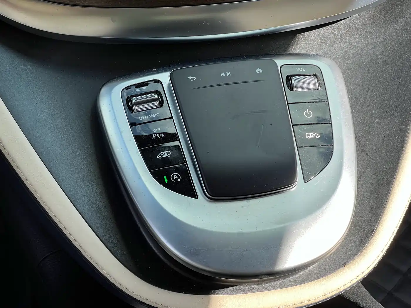 MERCEDES-BENZ V CLASS