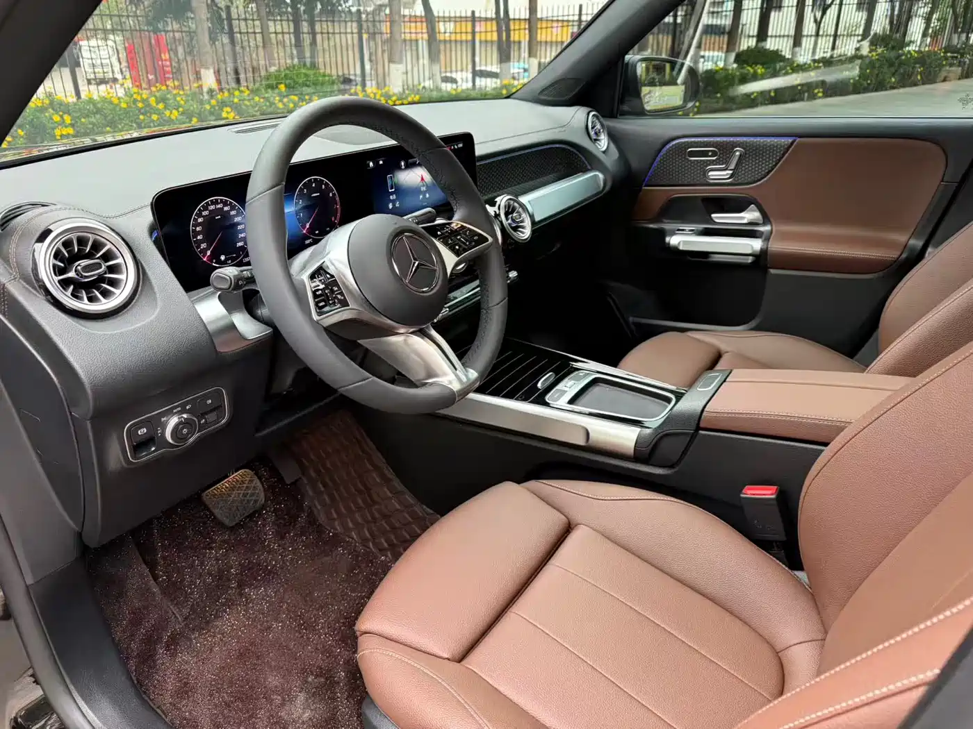 Mercedes-Benz GLB 2025 Model GLB 220 Fashion Style фото 28