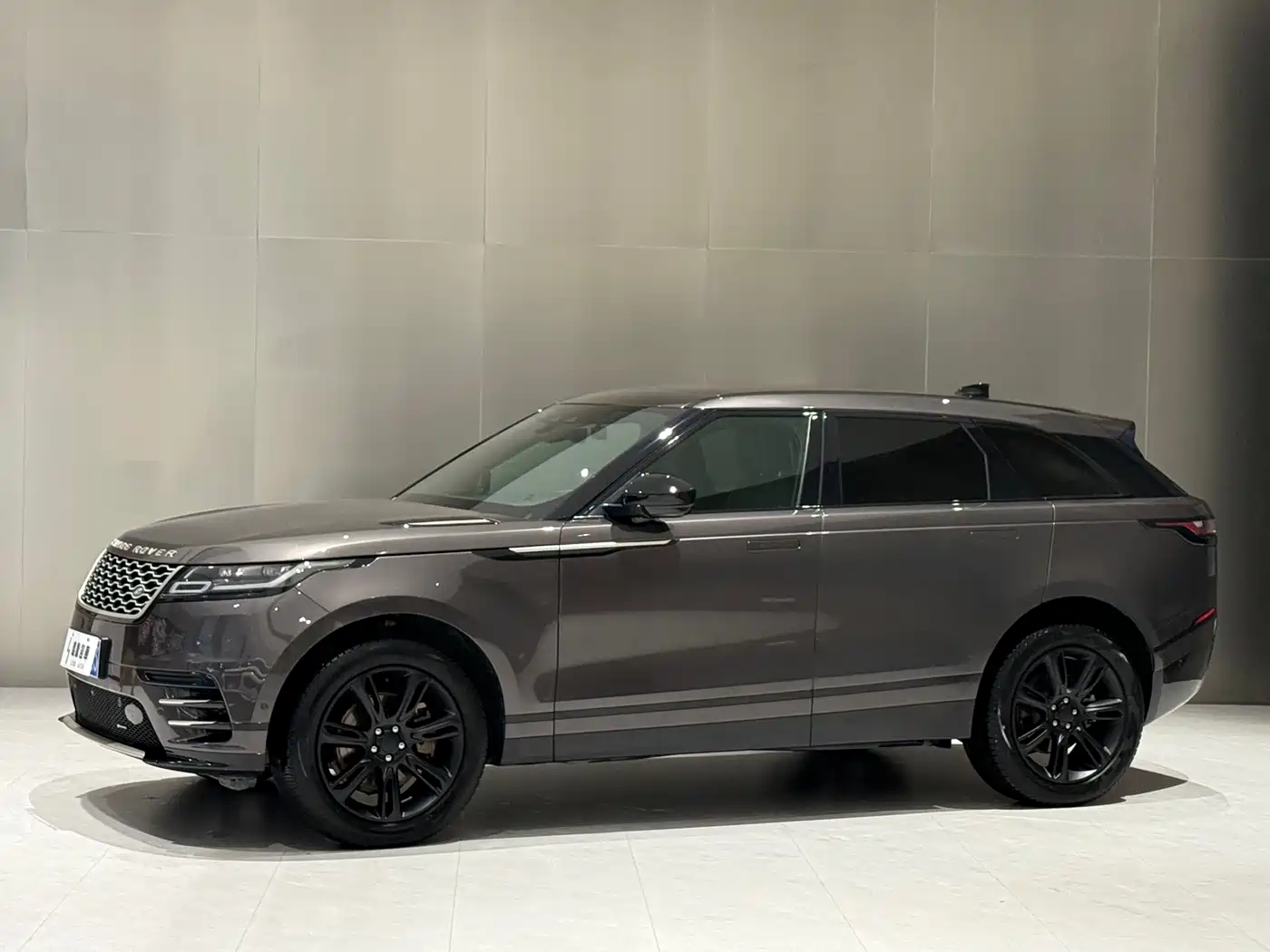 Land Rover Range Rover Velar 2022 250PS Golden Collector's Edition