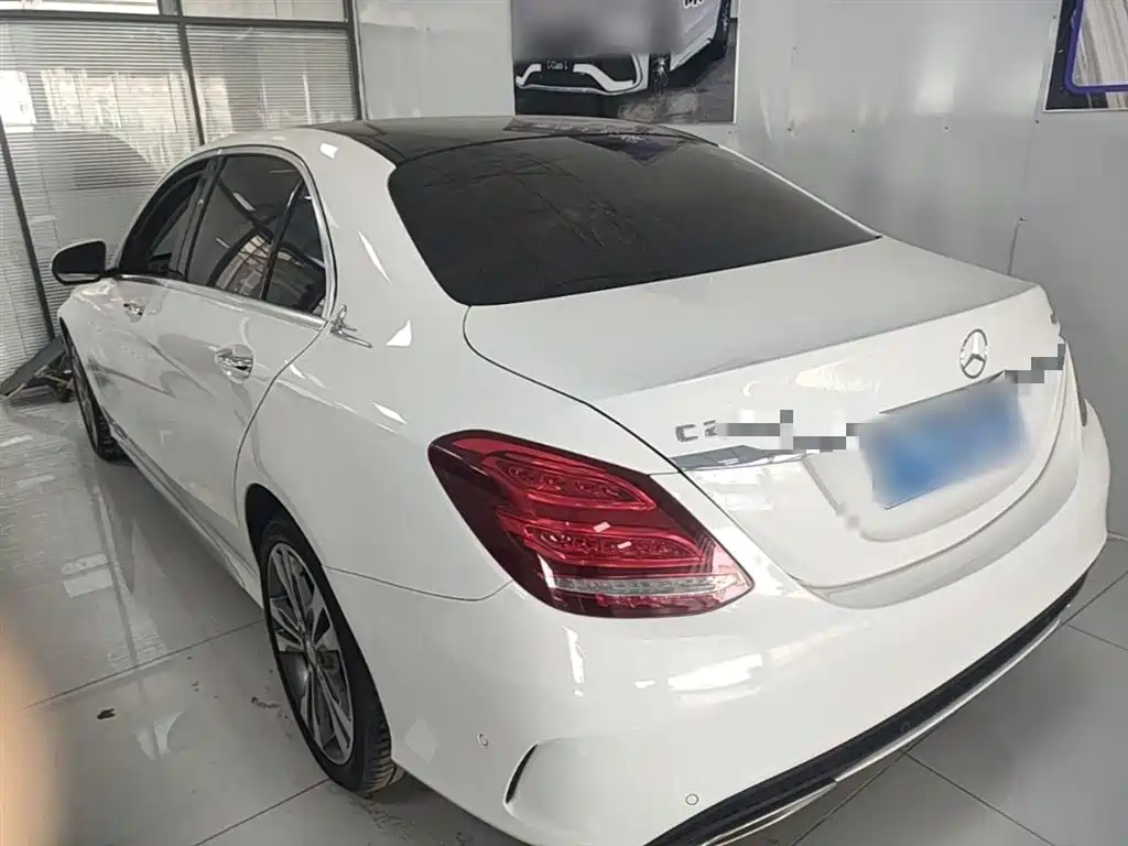 Mercedes-Benz C-Class 2017 Facelift C 200 L 4MATIC Sport Edition фото 5