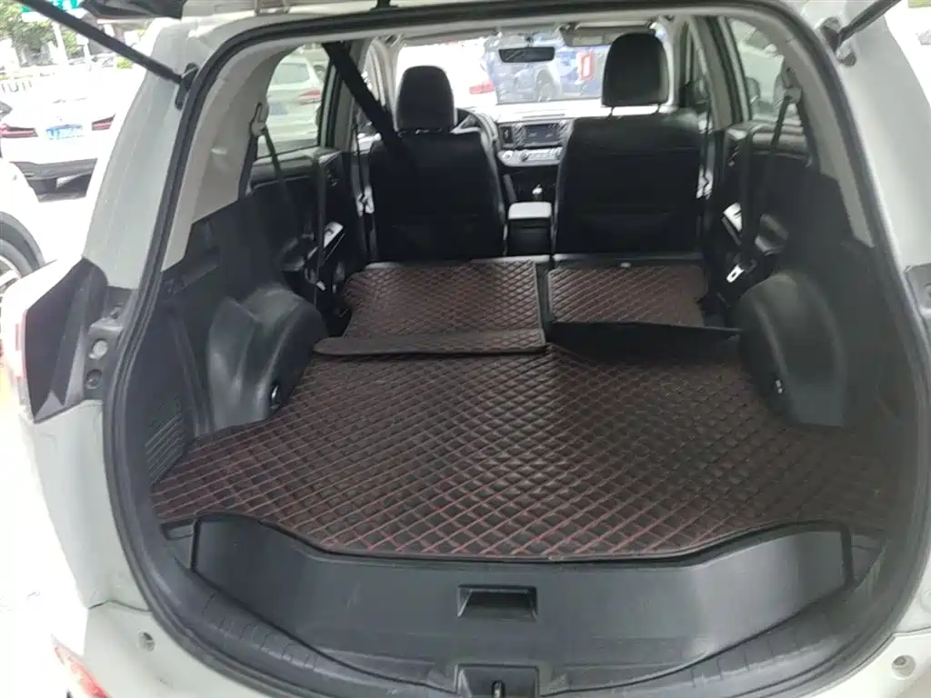Toyota RAV4 Rongfang 2019 2.0L CVT 2WD Zhishang Edition China VI фото 19