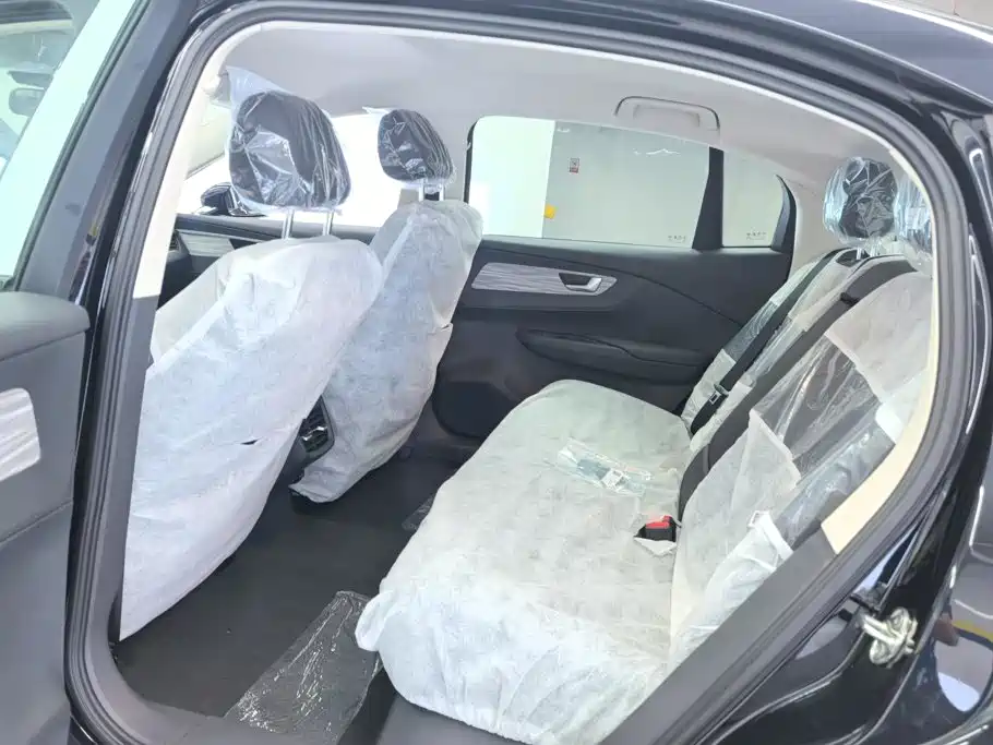 Hongqi E-QM5 2026 2025 610km PLUS