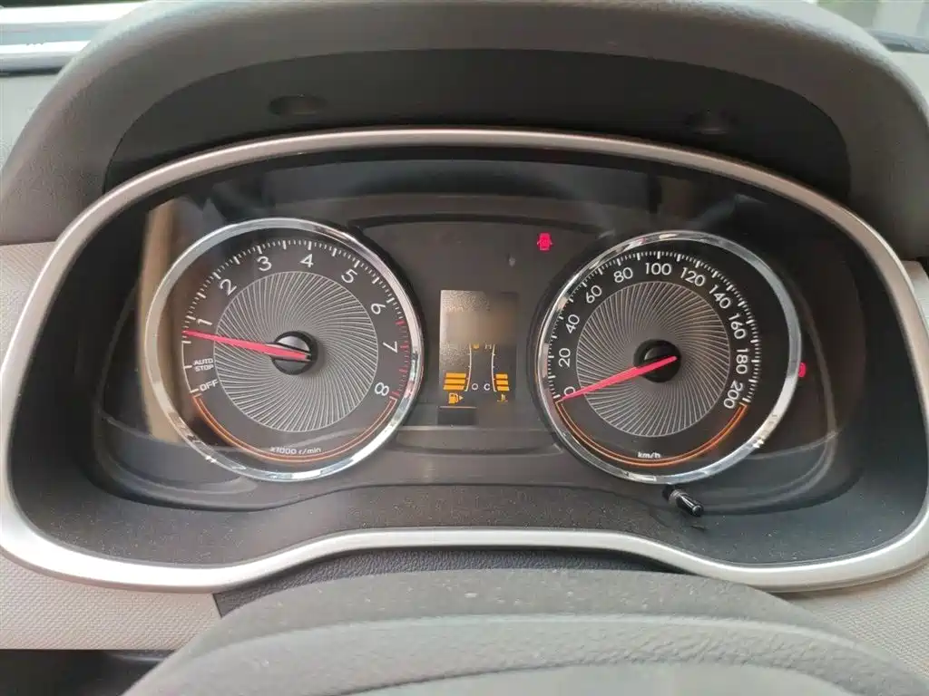 Chevrolet Sail 2015 Sail 3 1.5L Manual Ideal Sunroof Edition фото 4