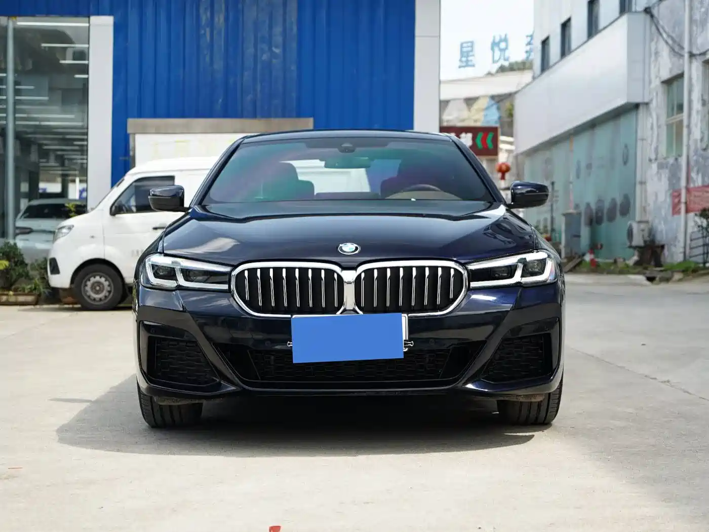 BMW 5 Series 2023 Facelift 530Li Leading M Sport Package фото 2
