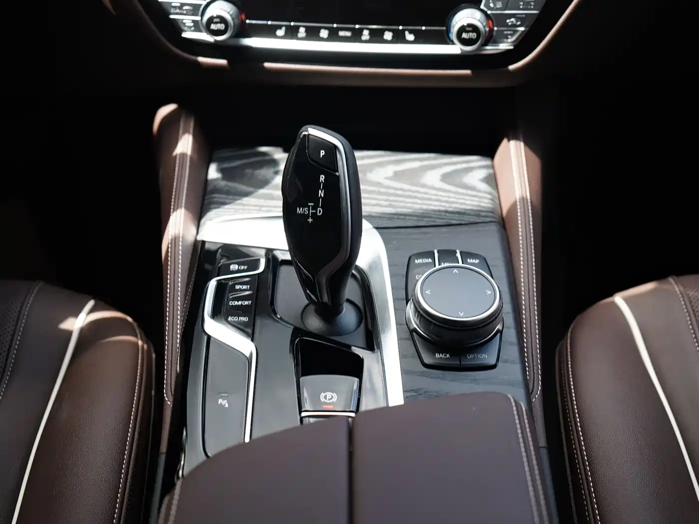 BMW 5 Series 2023 Facelift 530Li Leading M Sport Package фото 15