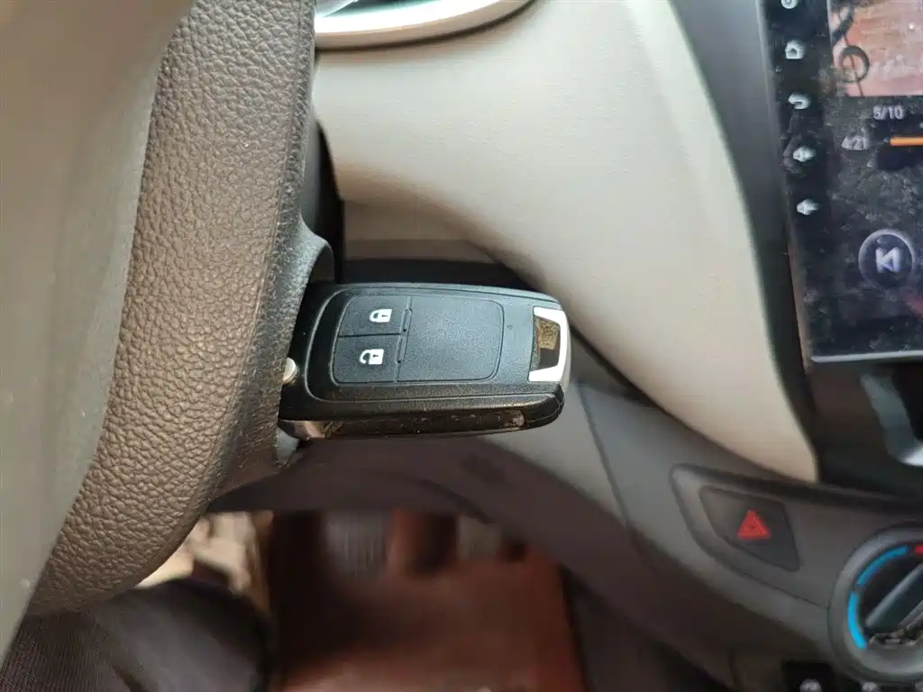 Chevrolet Sail 2015 Sail 3 1.5L Manual Ideal Sunroof Edition фото 12