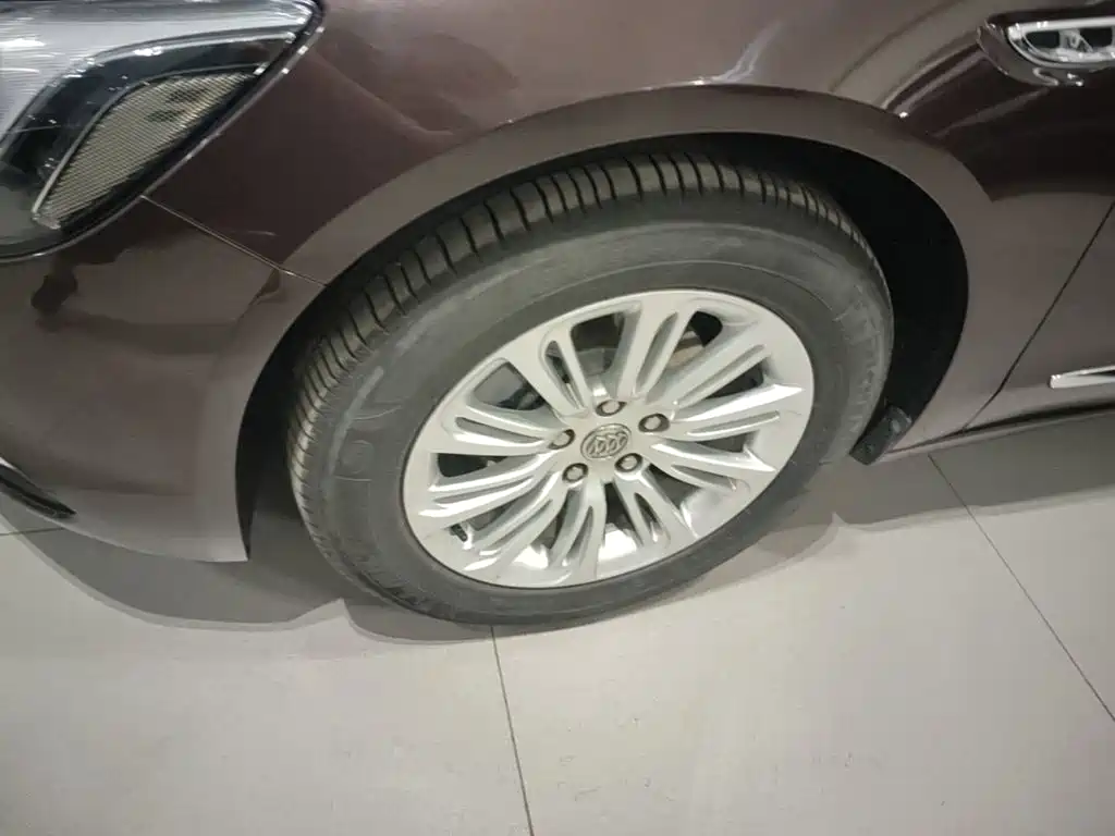 Photo 23 - Buick LaCrosse