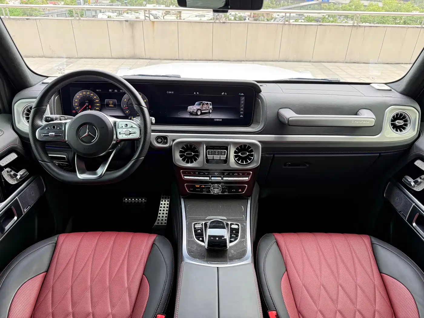 Mercedes-Benz G-Class 2024 G 500 фото 15