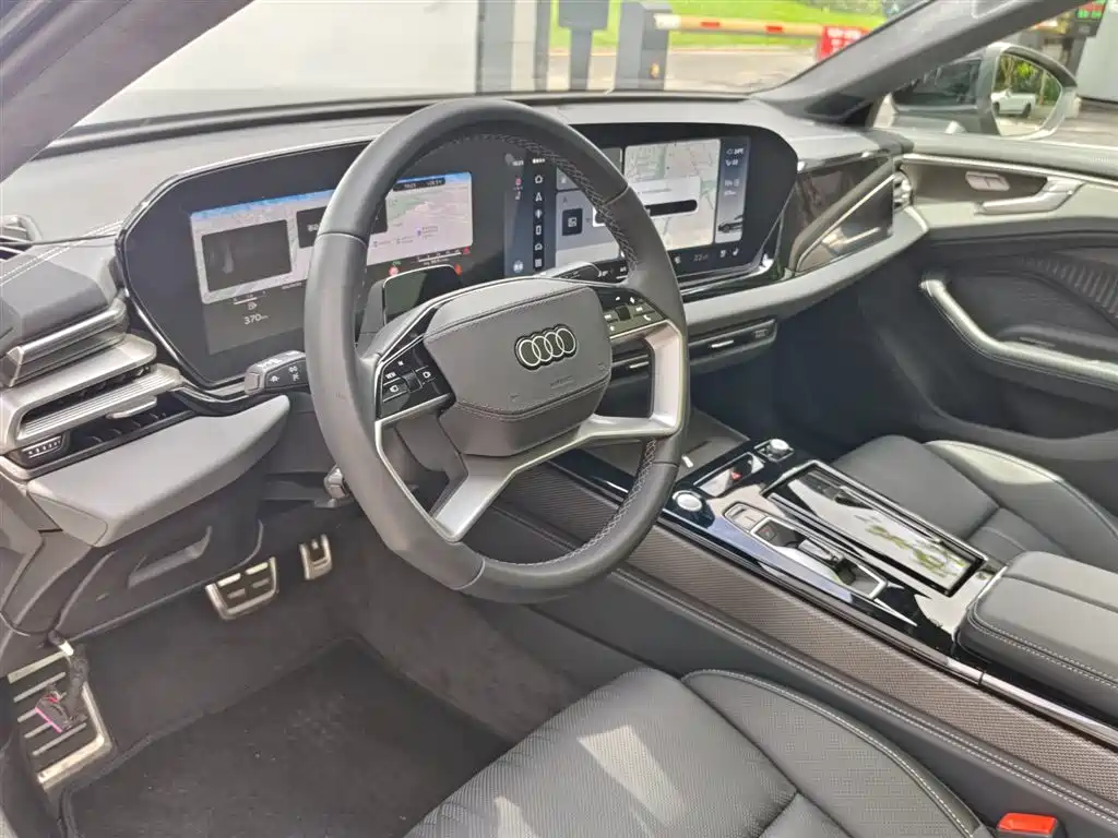 Фото 9 - Audi A6L