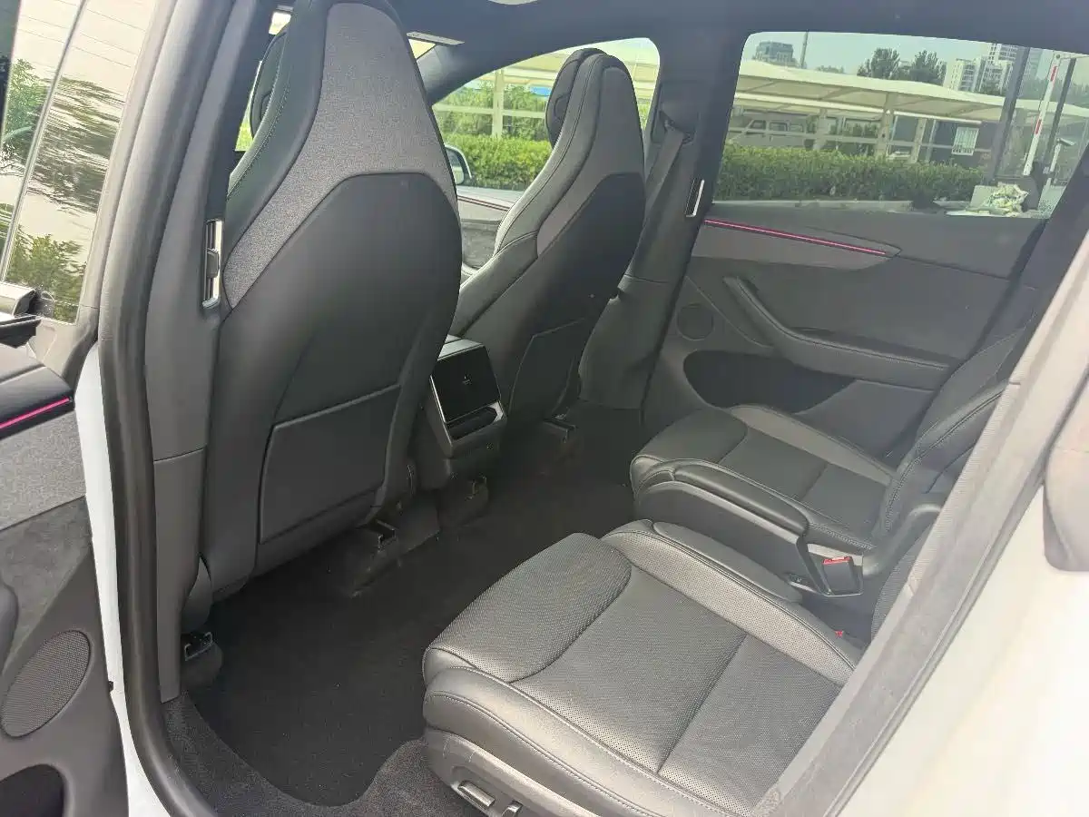 Tesla Model Y L 2025 2025 Facelift Long Range AWD
