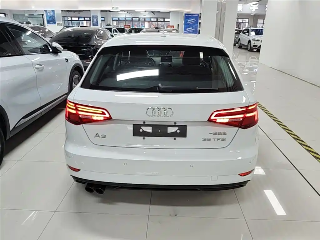 Audi A3 2018 30th Anniversary Sportback 35 TFSI Progressive фото 6