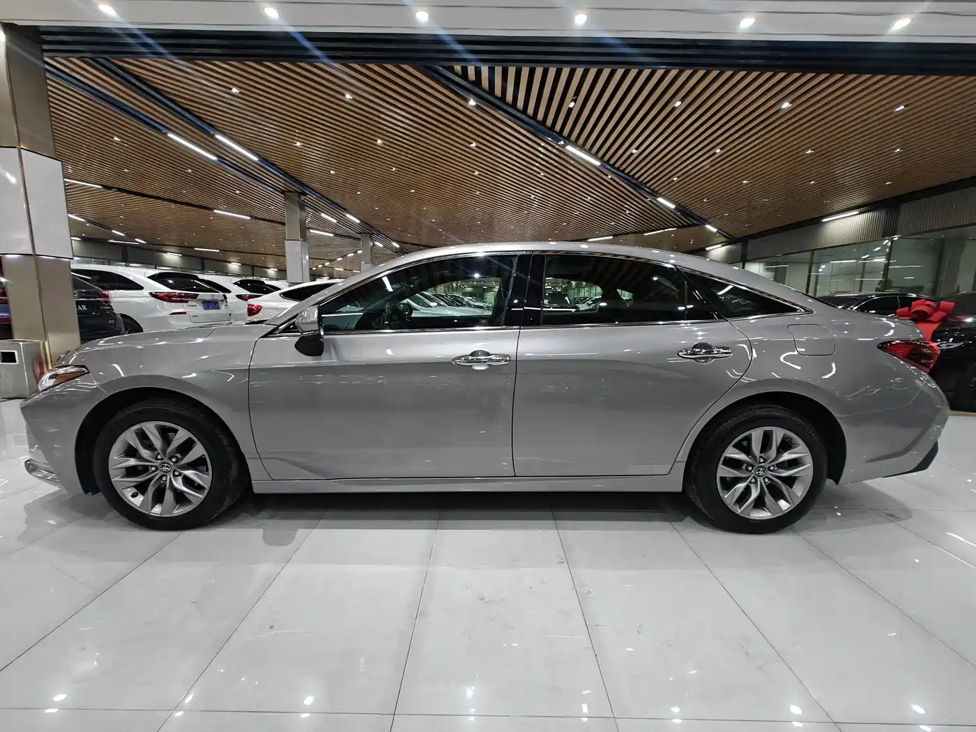 Toyota Avalon 2019 2.0L Luxury Edition (China VI) фото 4