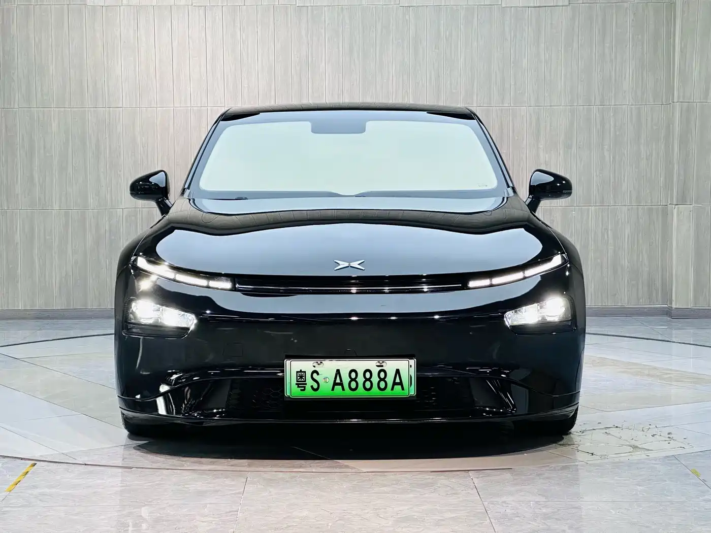 Photo 2 - XPeng P7
