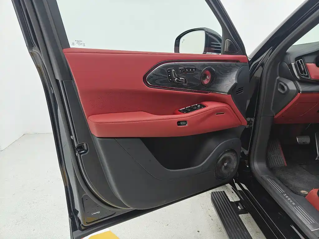 ZEEKR 8X 2026
