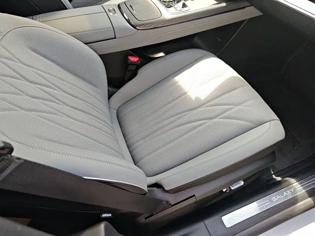Geely Galaxy Galaxy E8 2025 2025 700km Long Voyage Smart Drive Edition