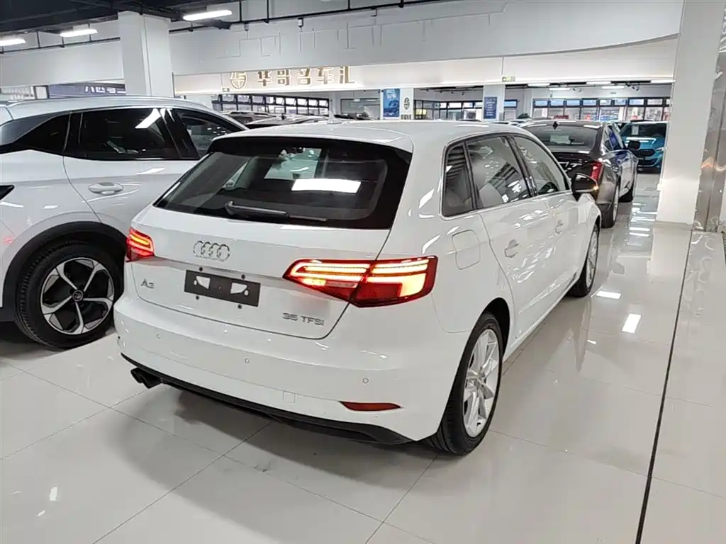 Audi A3 2018 30th Anniversary Sportback 35 TFSI Progressive фото 7