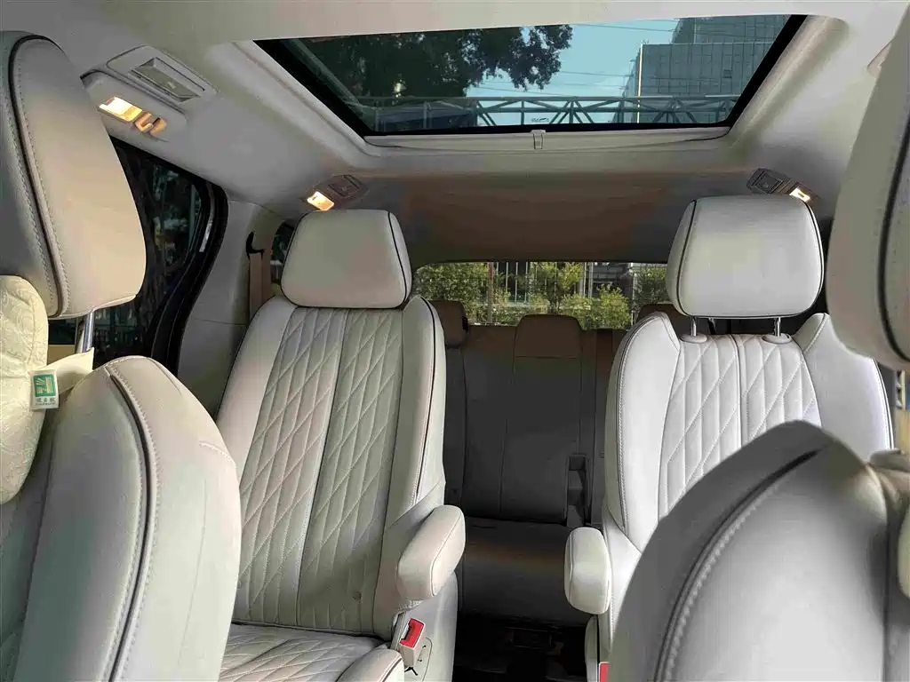 Фото 14 - Buick GL8