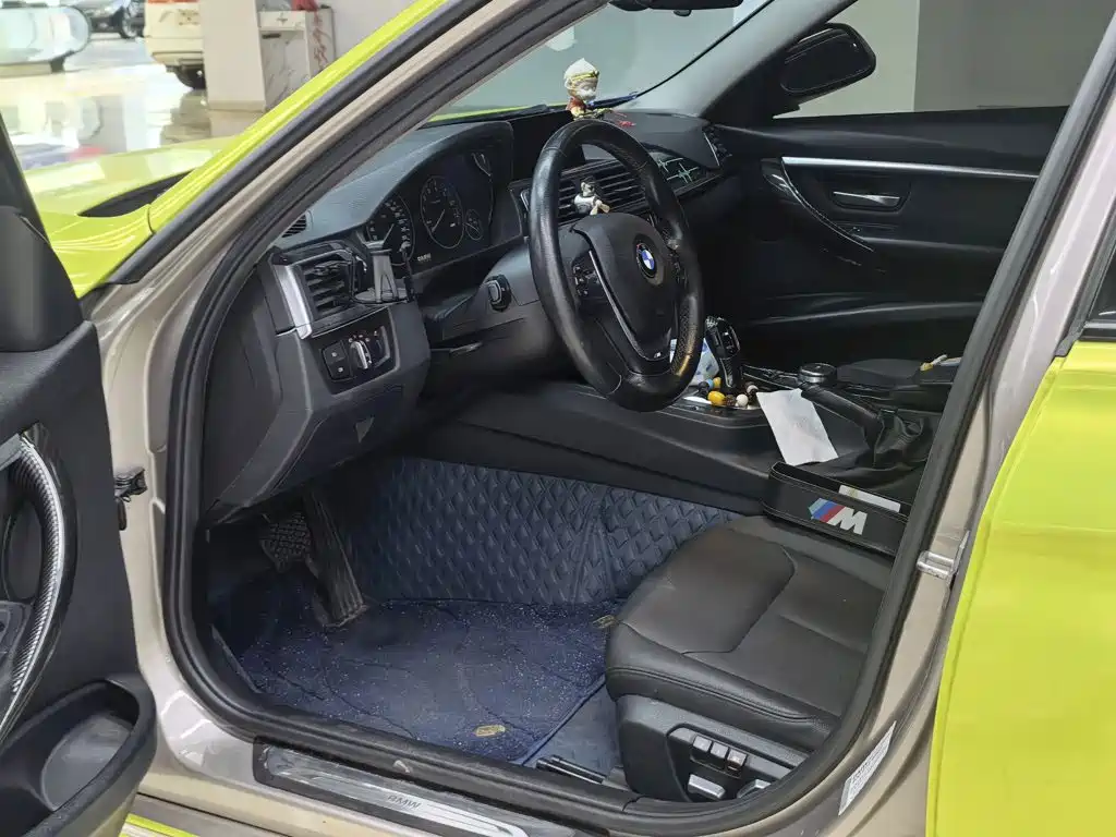 Photo 6 - BMW 3 Series