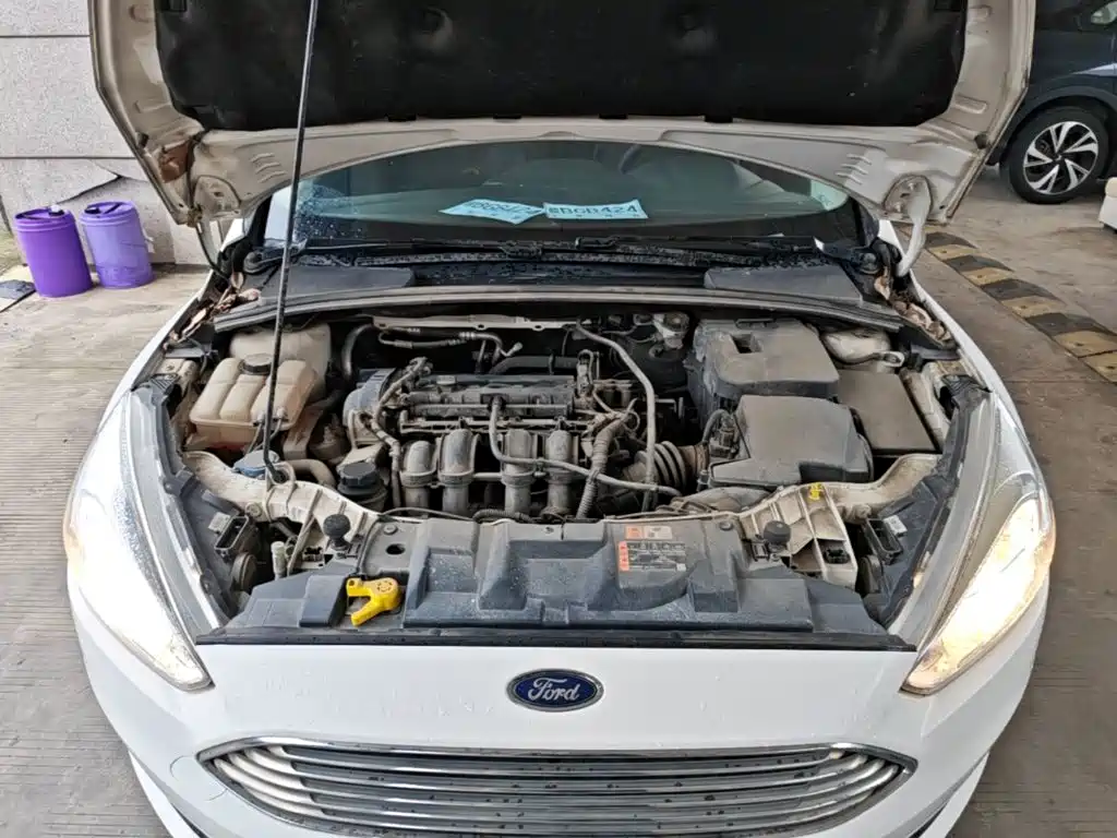 Фото 20 - Ford Focus