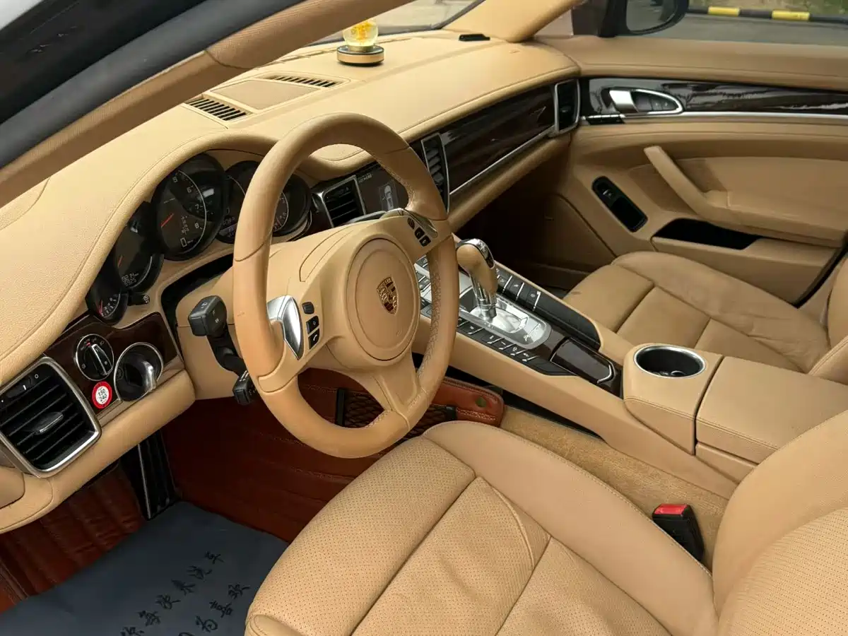 Porsche Panamera 2014 Panamera 3.0T фото 7