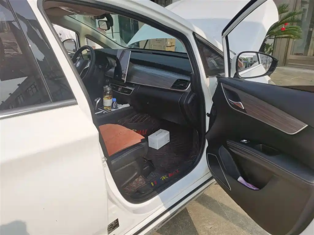 BYD Song MAX New Energy 2019 DM 1.5T Smart Connect Advance 6-seater China VI фото 20