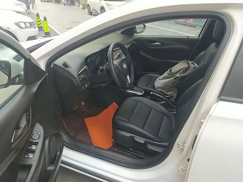 Фото 16 - Buick Excelle