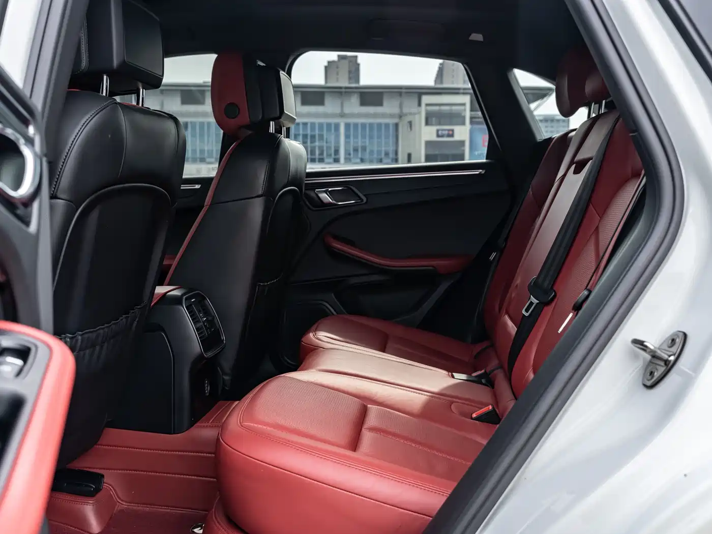 Porsche Macan 2018 Macan 2.0T фото 10