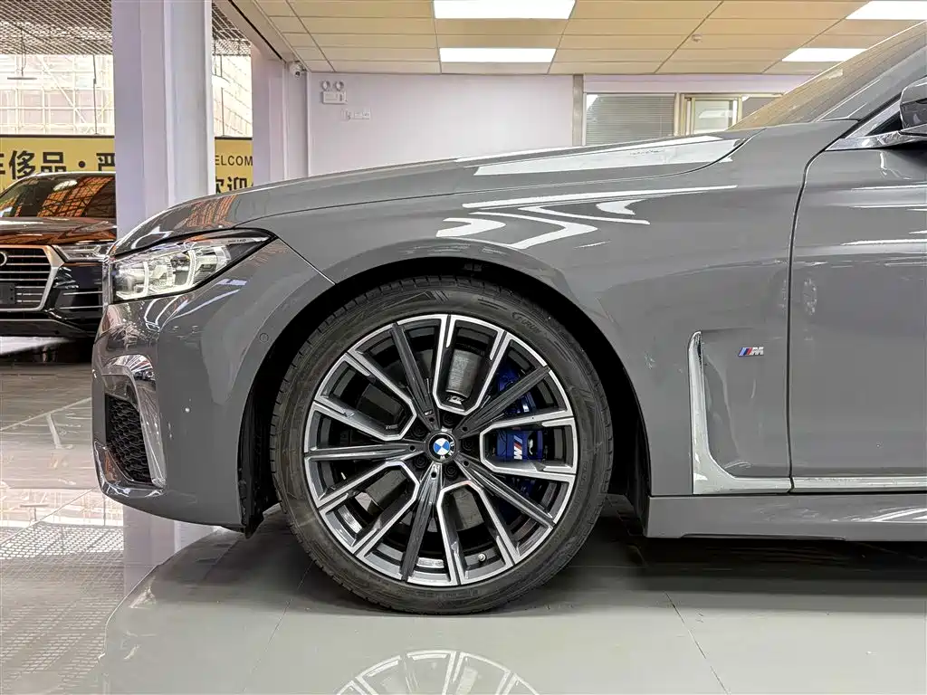 BMW 7 Series 2021 Model 740Li Leading M Sport Package фото 19