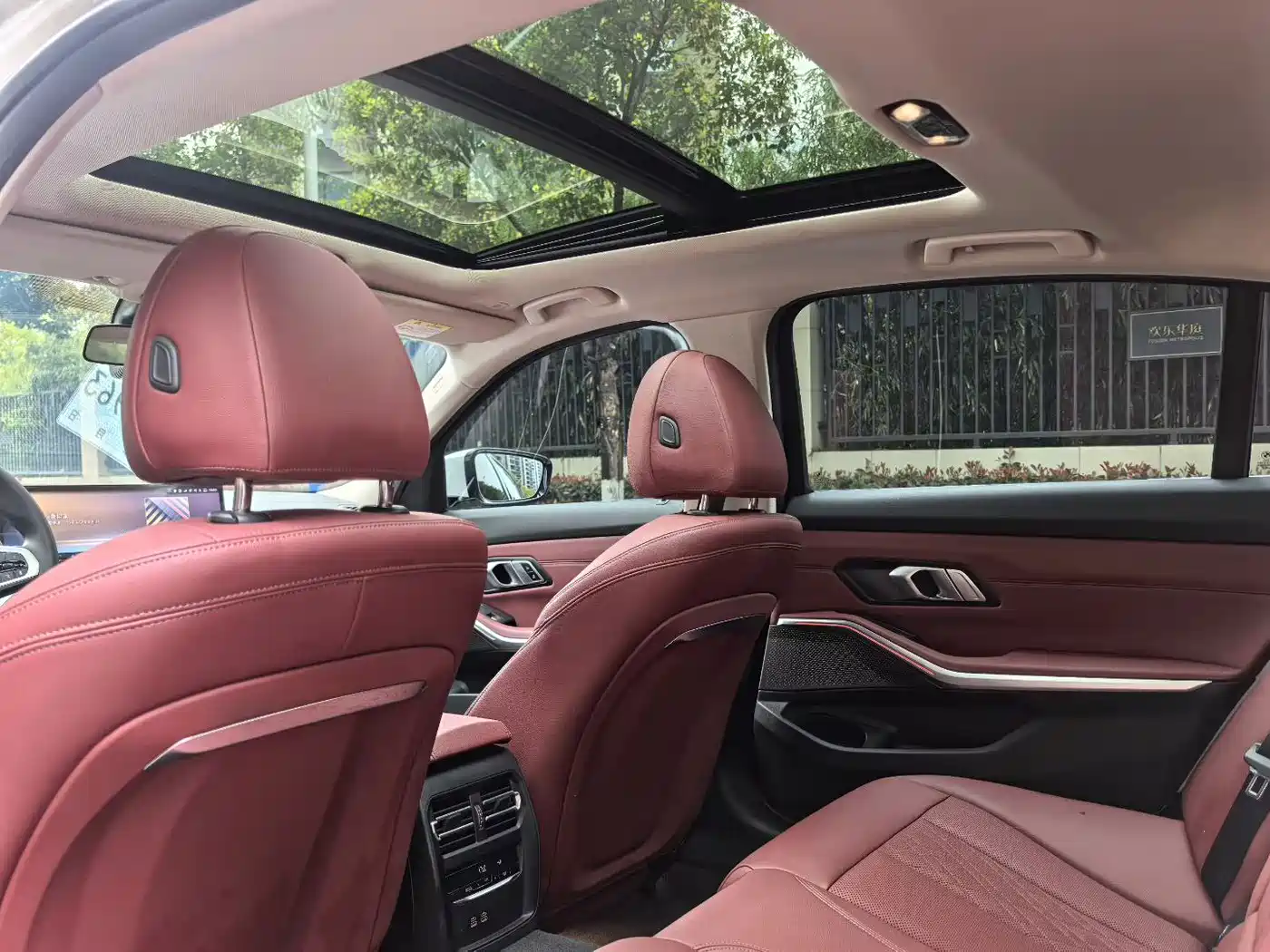 BMW 3 Series 2023 325Li M Sport Package фото 6