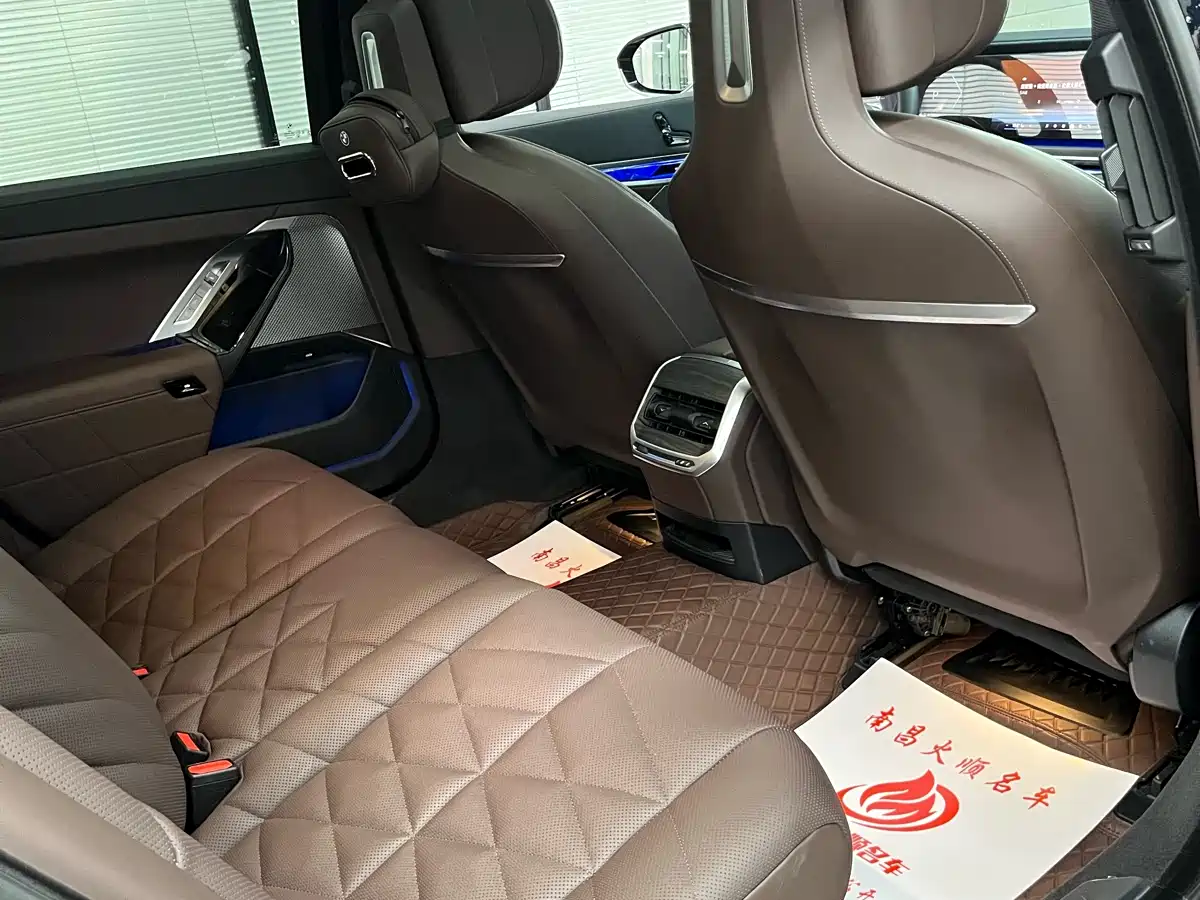 BMW 7 Series 2023 Model 735Li M Sport Package фото 13