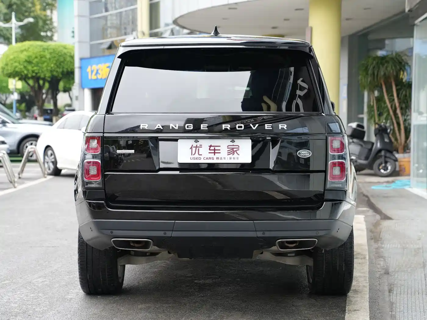 Land Rover Range Rover 2020 3.0 L6 Supreme Creation Extended Version фото 6