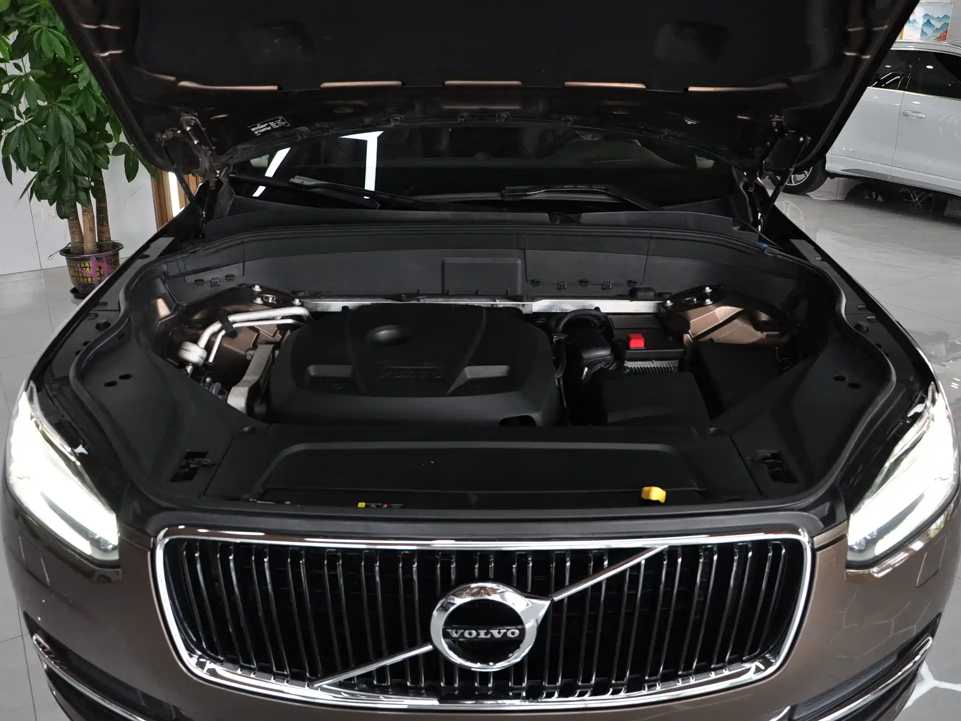 Фото 14 - Volvo XC90