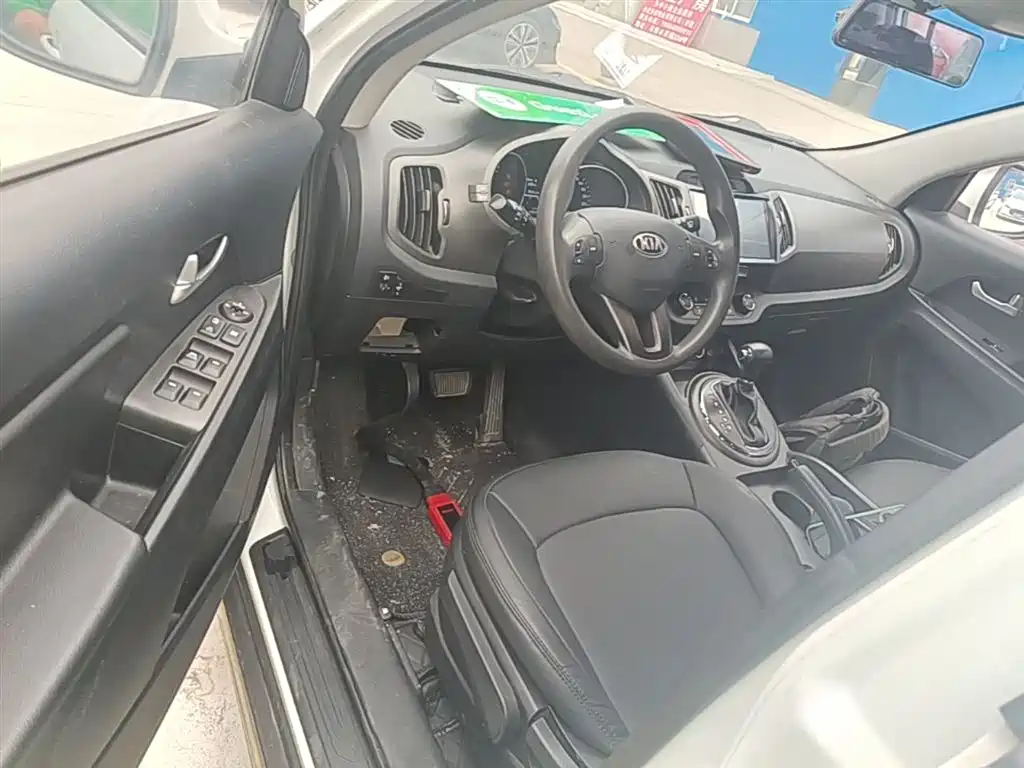 Kia Sportage 2016 2.0L Automatic 2WD GL фото 16
