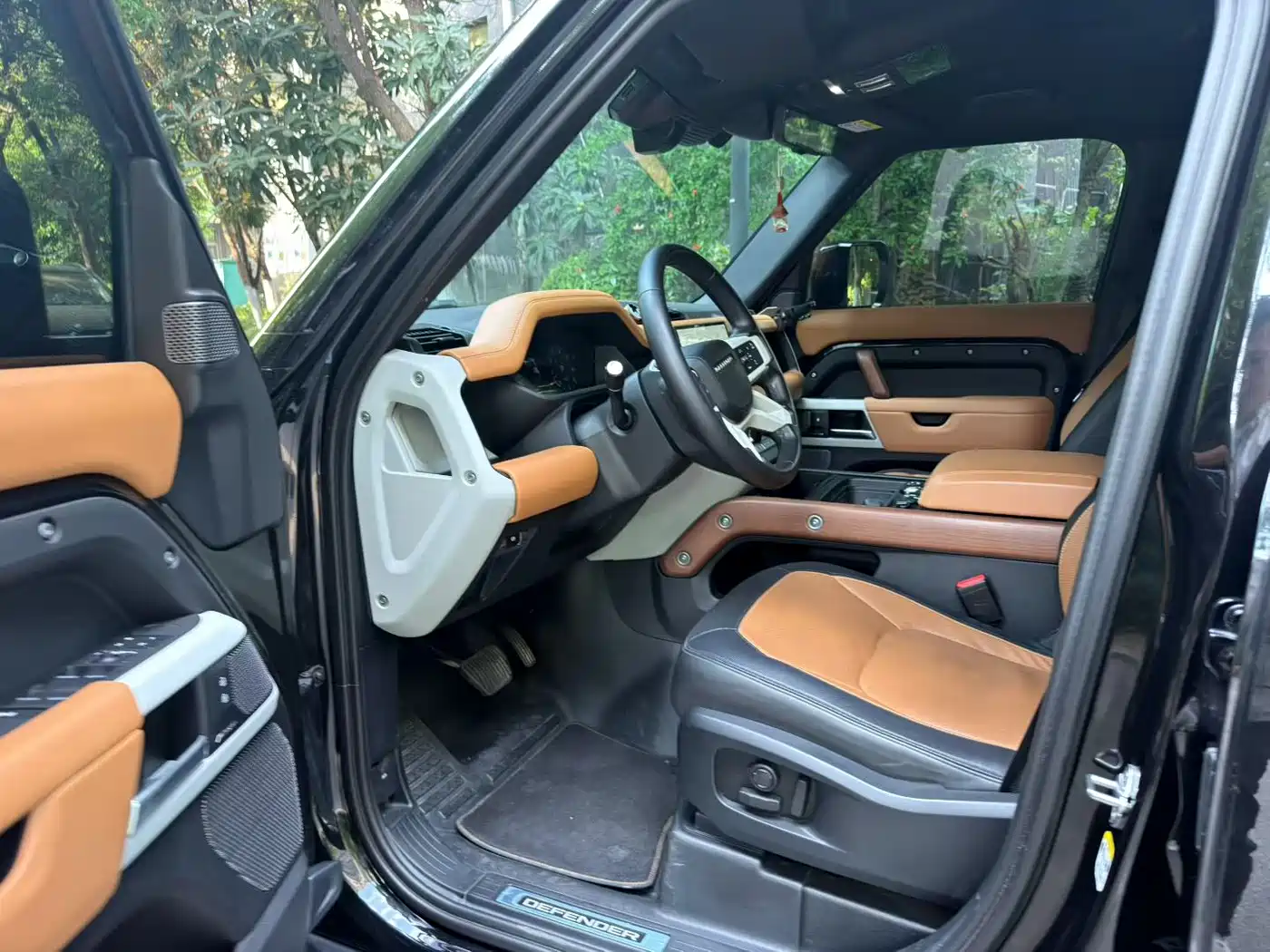 Land Rover Defender 2024 110 3.0T P400 X-DYNAMIC HSE фото 4