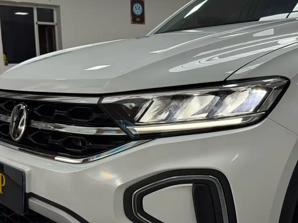 Фото 21 - Volkswagen T-ROC