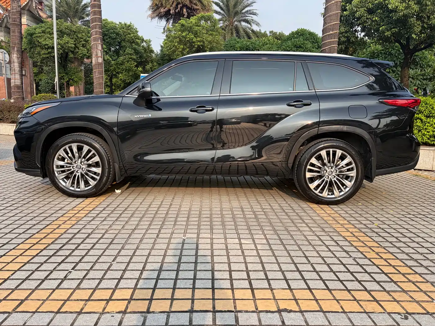 Toyota Highlander 2023 2023 2.5L Smart Hybrid Dual Engine AWD Luxury 7-Seater