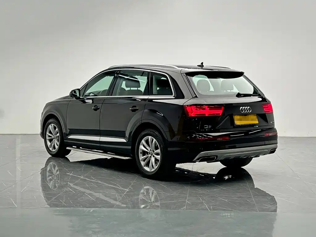 Photo 4 - Audi Q7