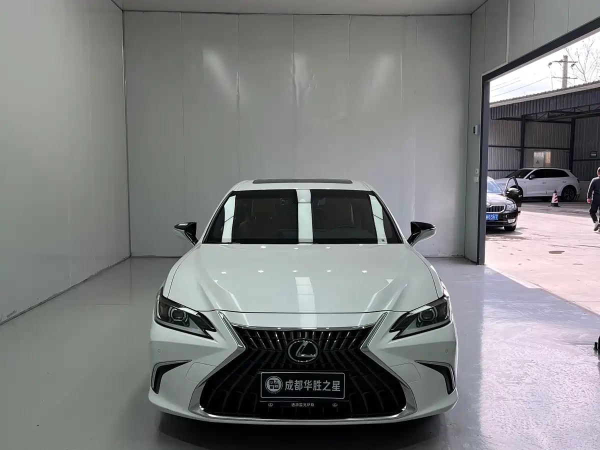 Lexus ES 2023 260 Excellence фото 3