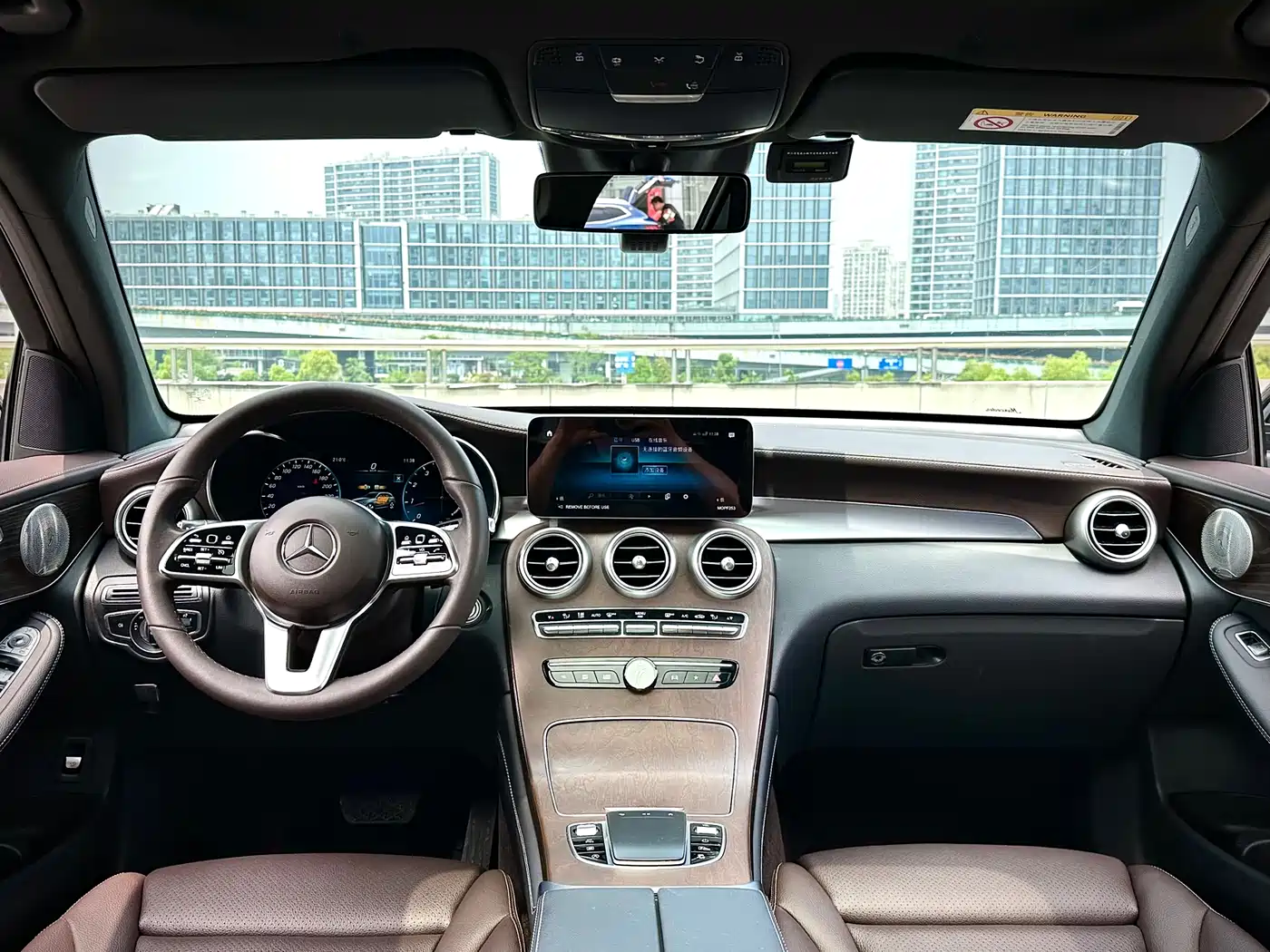 Mercedes-Benz GLC 2022 Model GLC 300 L 4MATIC Luxury Edition фото 12
