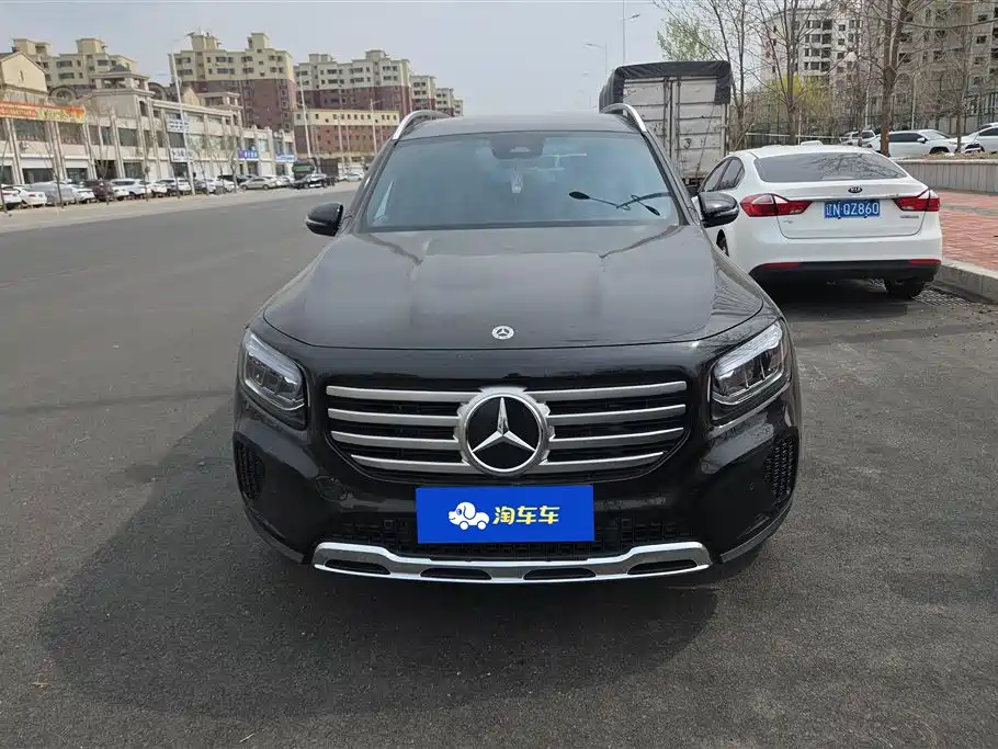 MERCEDES-BENZ GLB