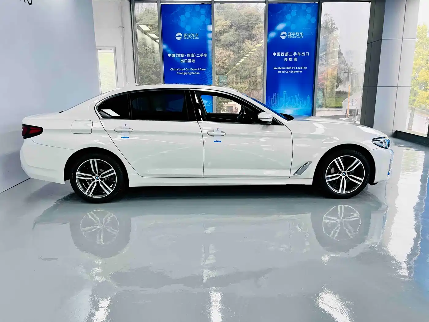 BMW 5 Series 2022 530Li Leading Luxury Package фото 5