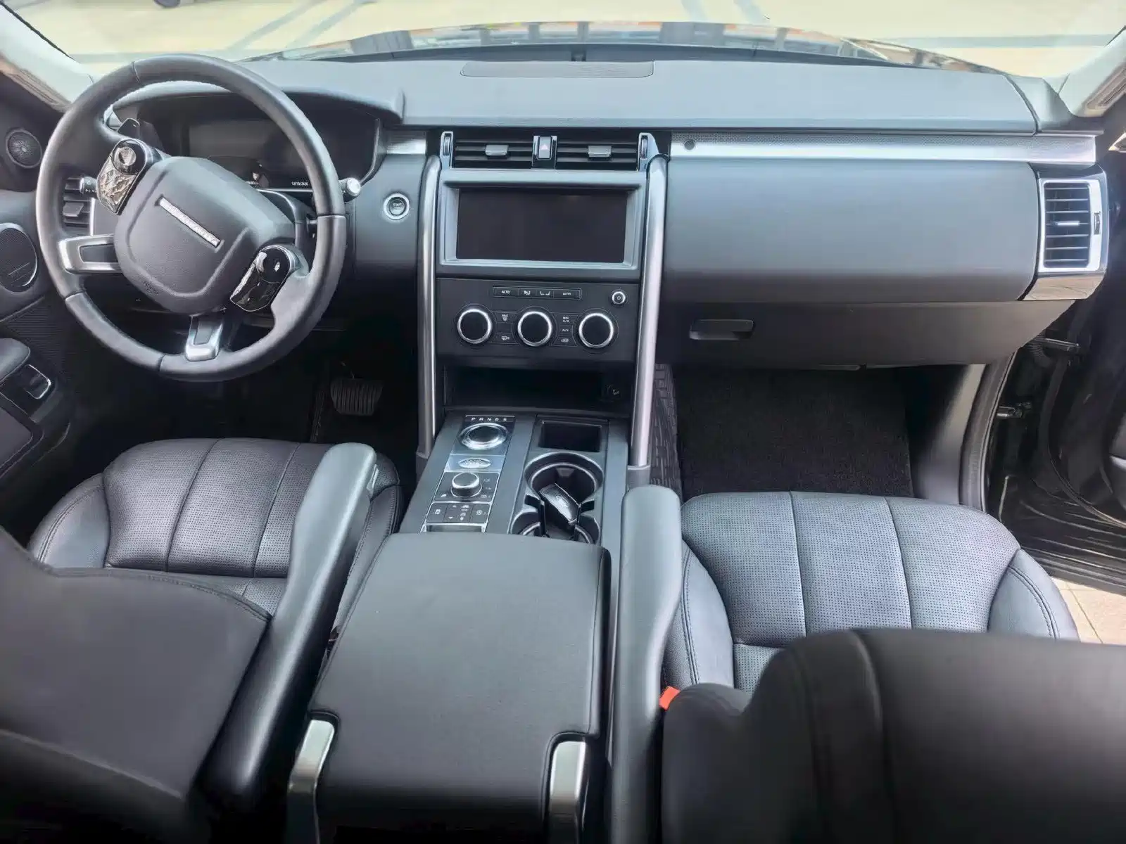 Photo 9 - Land Rover Discovery