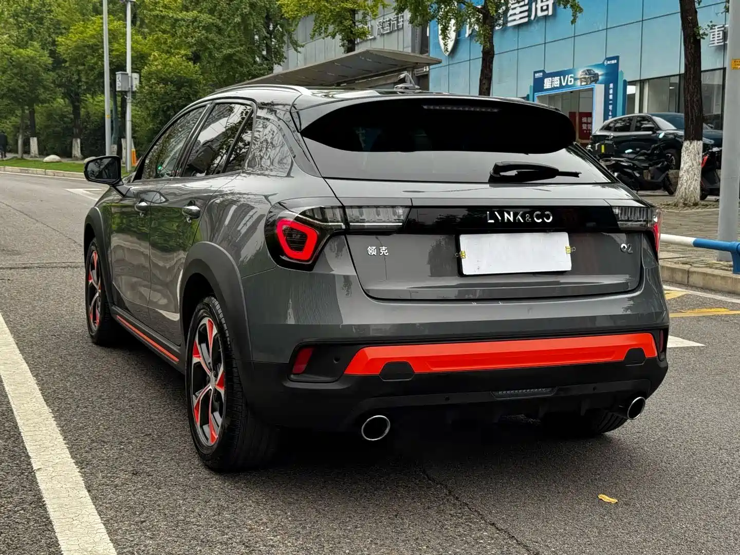 Photo 24 - Lynk & Co 02