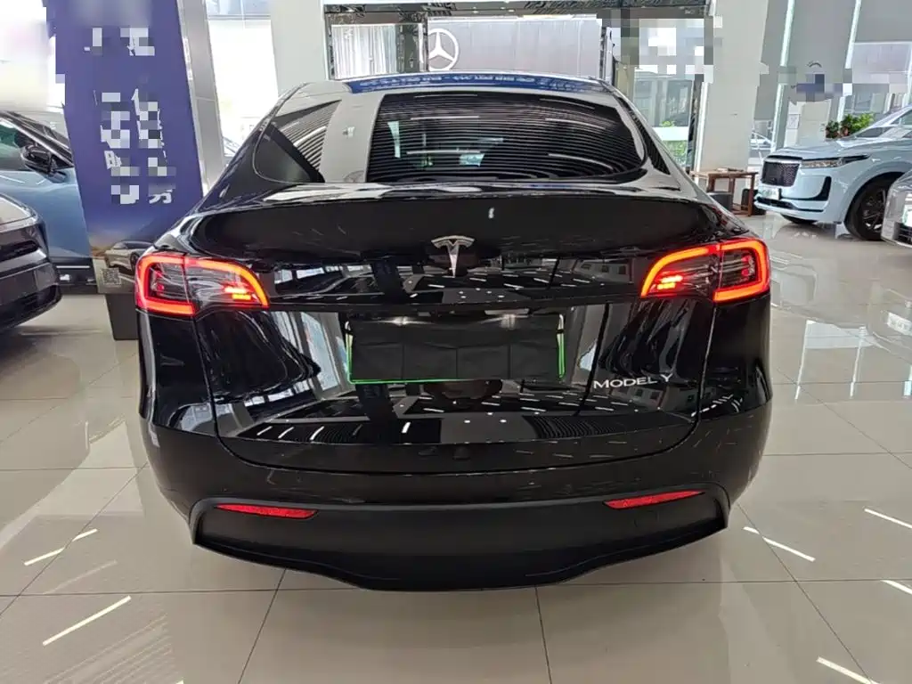 Фото 6 - Tesla Model Y